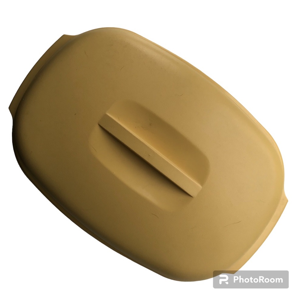 VINTAGE Tupperware Rice / Vegetable Server with Strainer. Gold Color. VGUC.